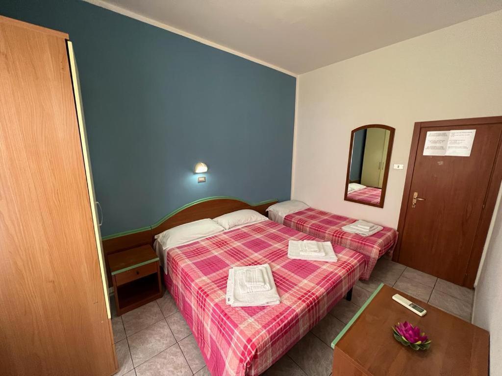 Hotel Villa Cristina Римини Экстерьер фото